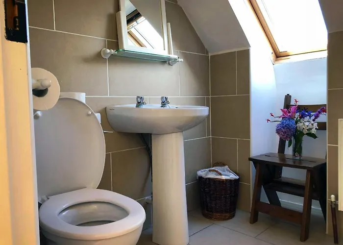 St Ellens Only Konukevi Inishbofin