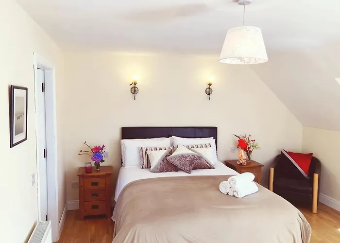 St Ellens Only Konukevi